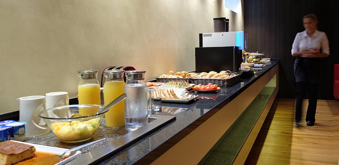 Desayuno bufé del Hotel CHI