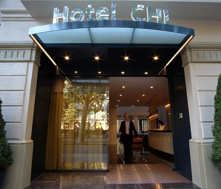 Entrada del Hotel CHI